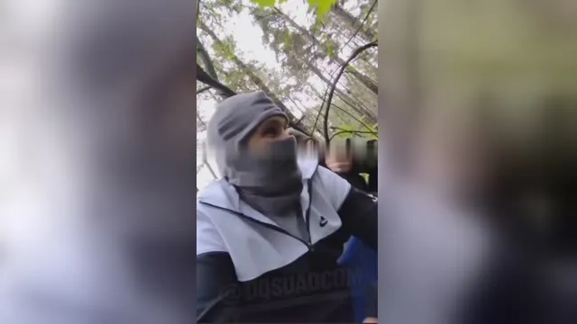Russischer Pfandleiher im Wald auf frischer Tat ertappt und gefickt
