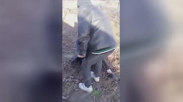 Roodharige pandjesbaas geneukt omdat hij klanten van een drogisterij probeerde te neuken